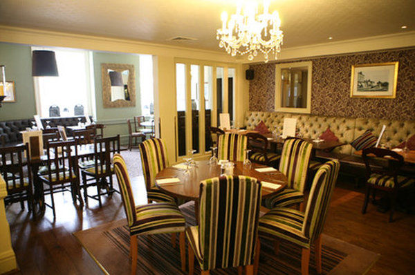 Kings Arms Hotel By Greene King Inns 韦斯特勒姆 餐厅 照片